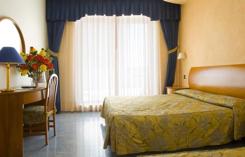 Hotel Parigi Bibione Extérieur photo